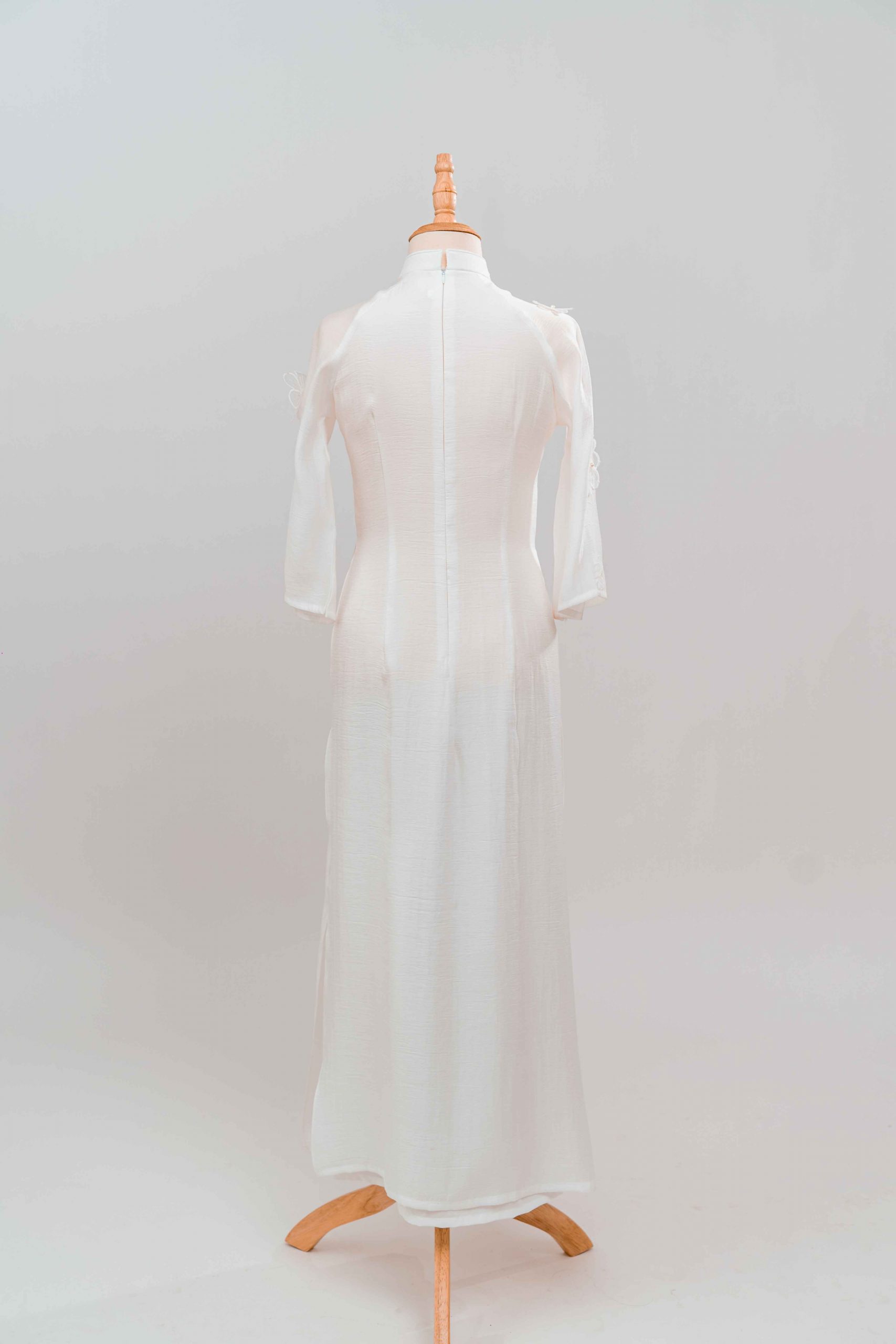 tlpc ao dai105262 áo dài bưng quả nữ màu trắng vải tơ, đính hoa